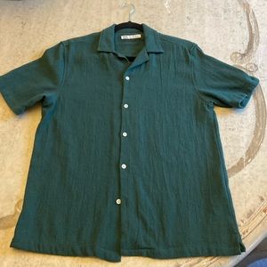 Men’s dark green shirt